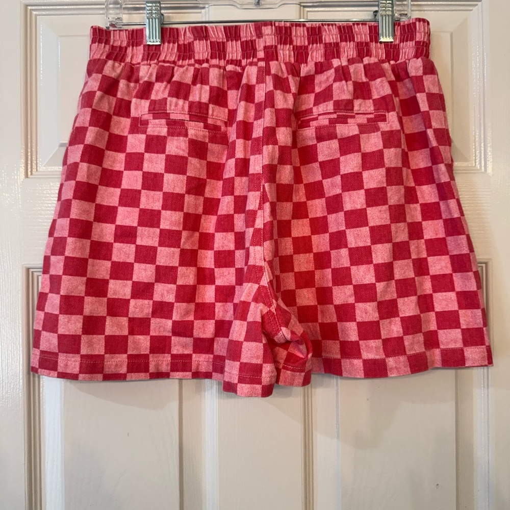 Entro Pink Checkerboard Women's Lightweight Denim Shorts - Picture 2 of 5
